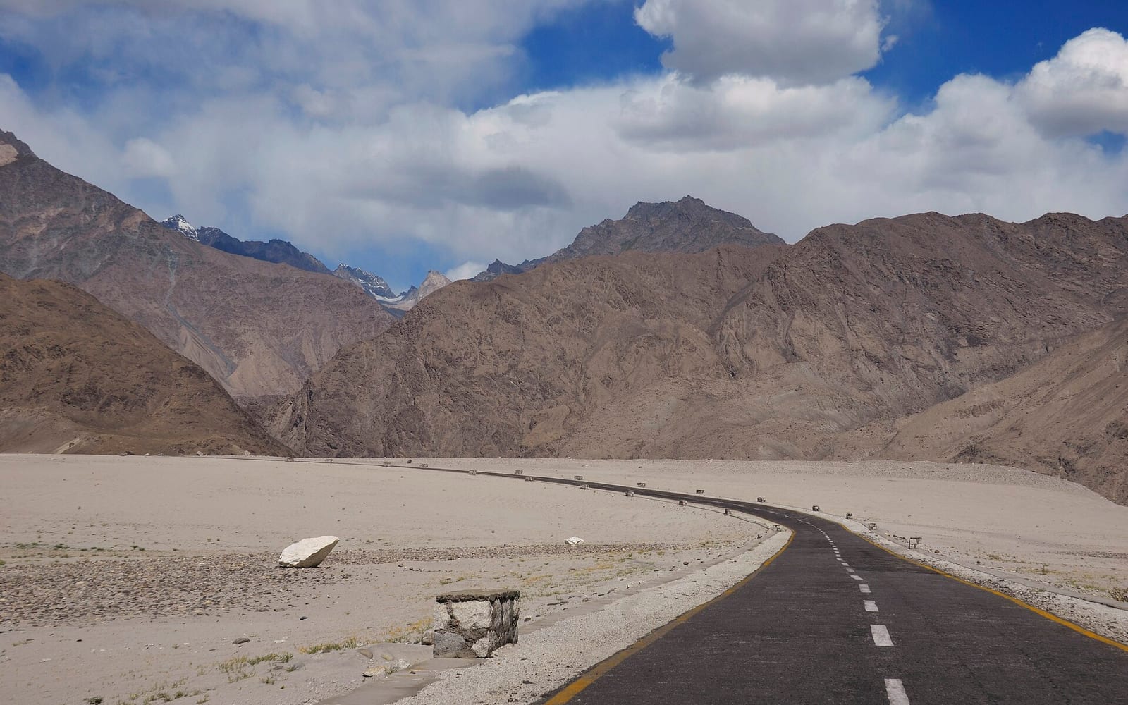 Chunda Valley — the Shigar–Skardu landscape, near Chunda