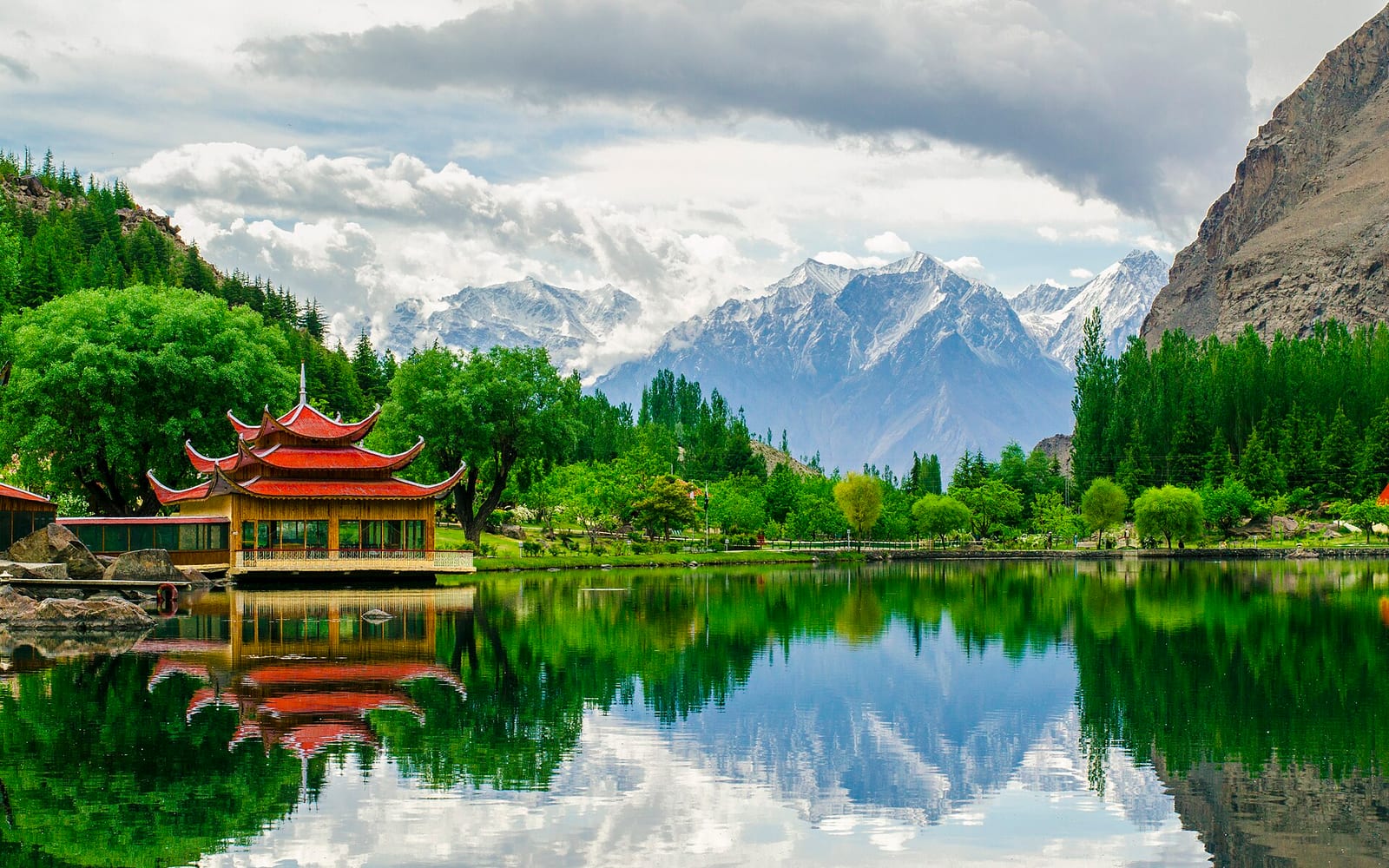 Upper Kachura Lake, Skardu