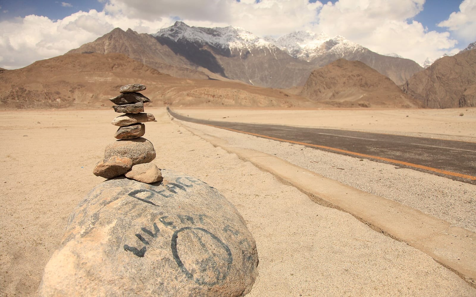 Katpana desert dunes, Skardu