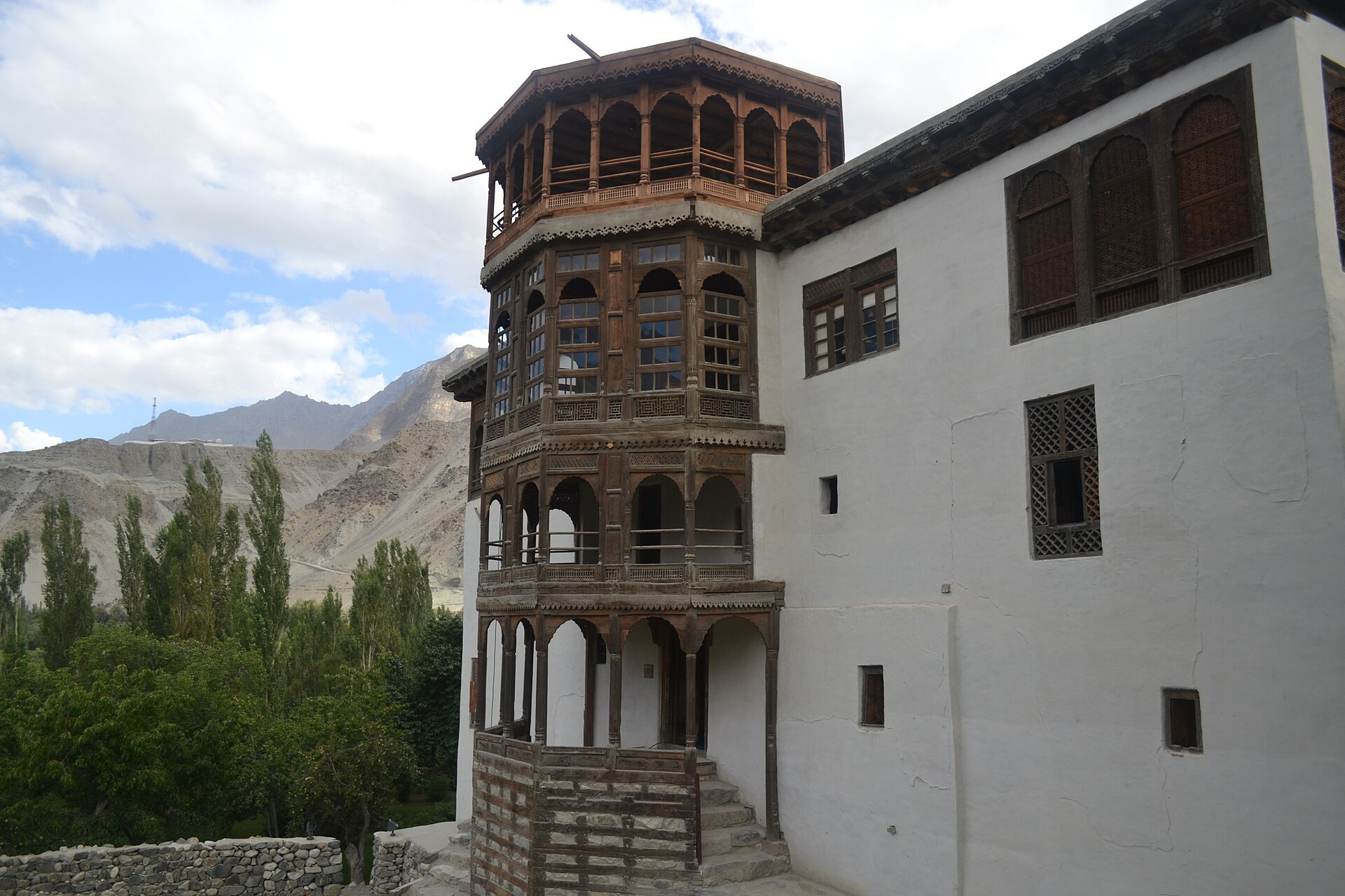 Serena Khaplu Palace — Khaplu Palace and its valley